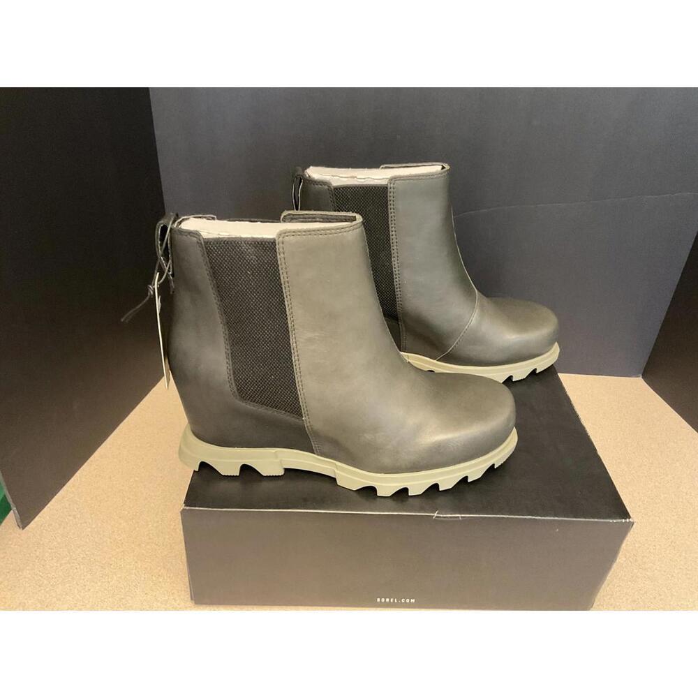 New! Womens Sorel Joan of Arctic III Wedge Dark Moss/Sage Chelsea Boots. SZ 9.5